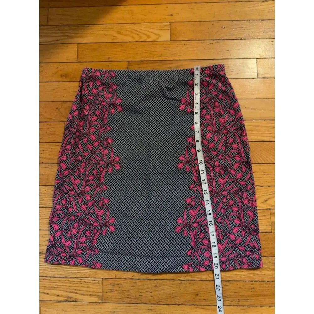 Talbots Women’s Skirt Size S Pink Black Geometric Floral Stretch Pull On Knee
